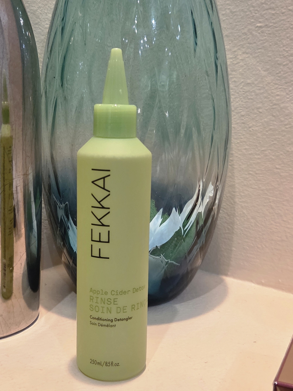 FEKKAI Apple Cider Detox Rinse - Light Green Conditioning Detangler